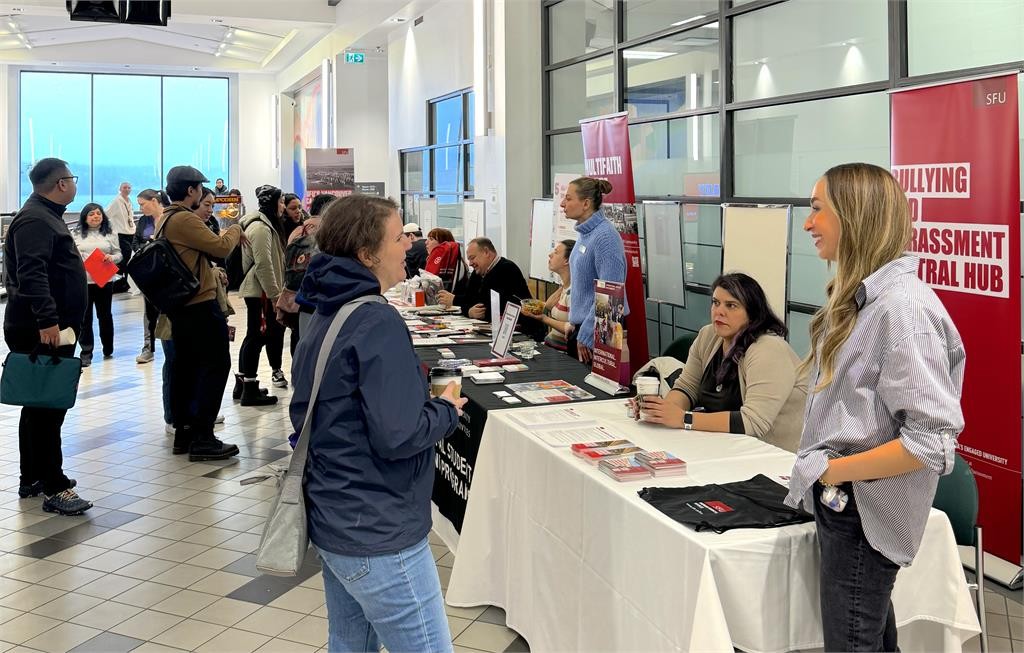 SFU students visiting the various booths at Spring 2024 SFUReady event.