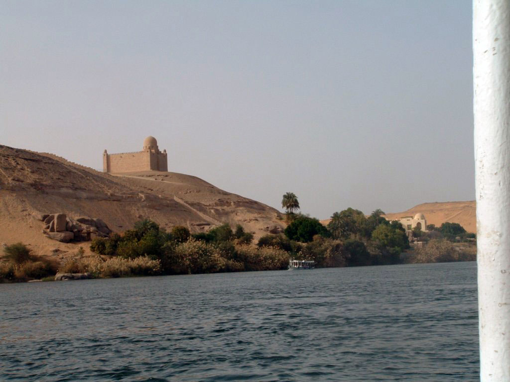 agakhanmausoleum.jpg