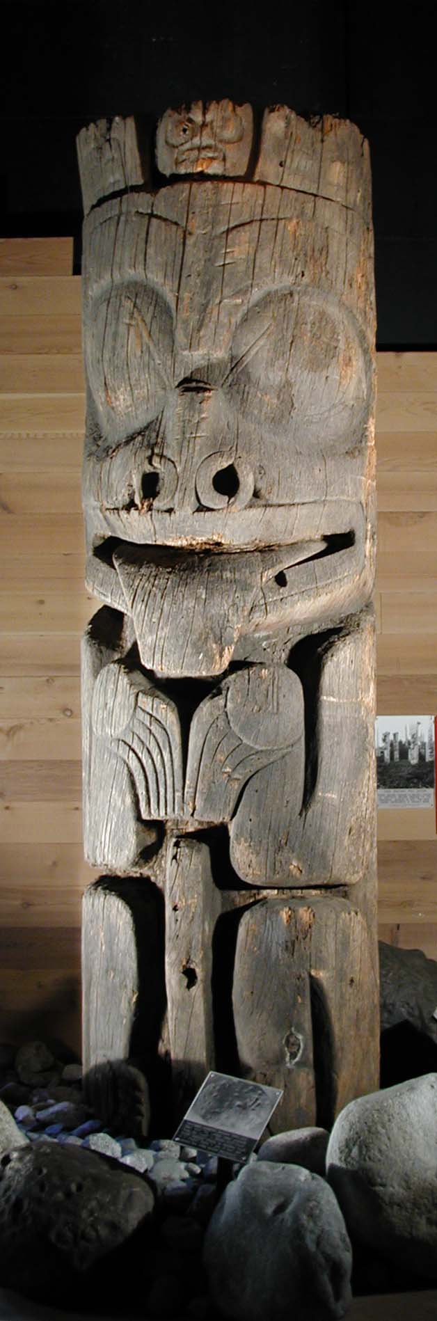 Haida mortuary pole