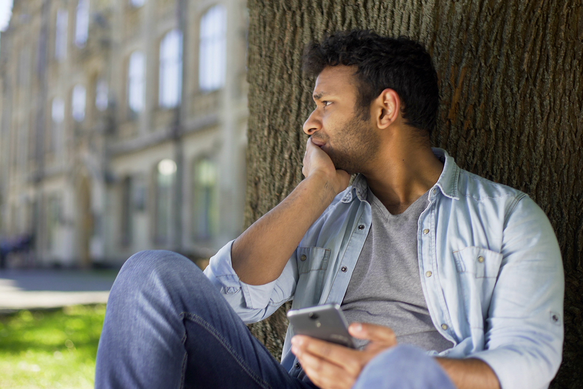 Younger Canadians are more prone to self-judgment, SFU study finds