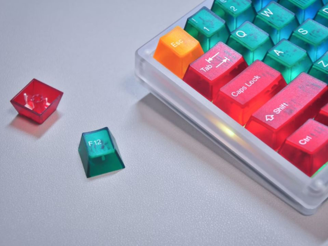 ABS-Cubic Keycaps Translucent keycaps in red, yellow and green