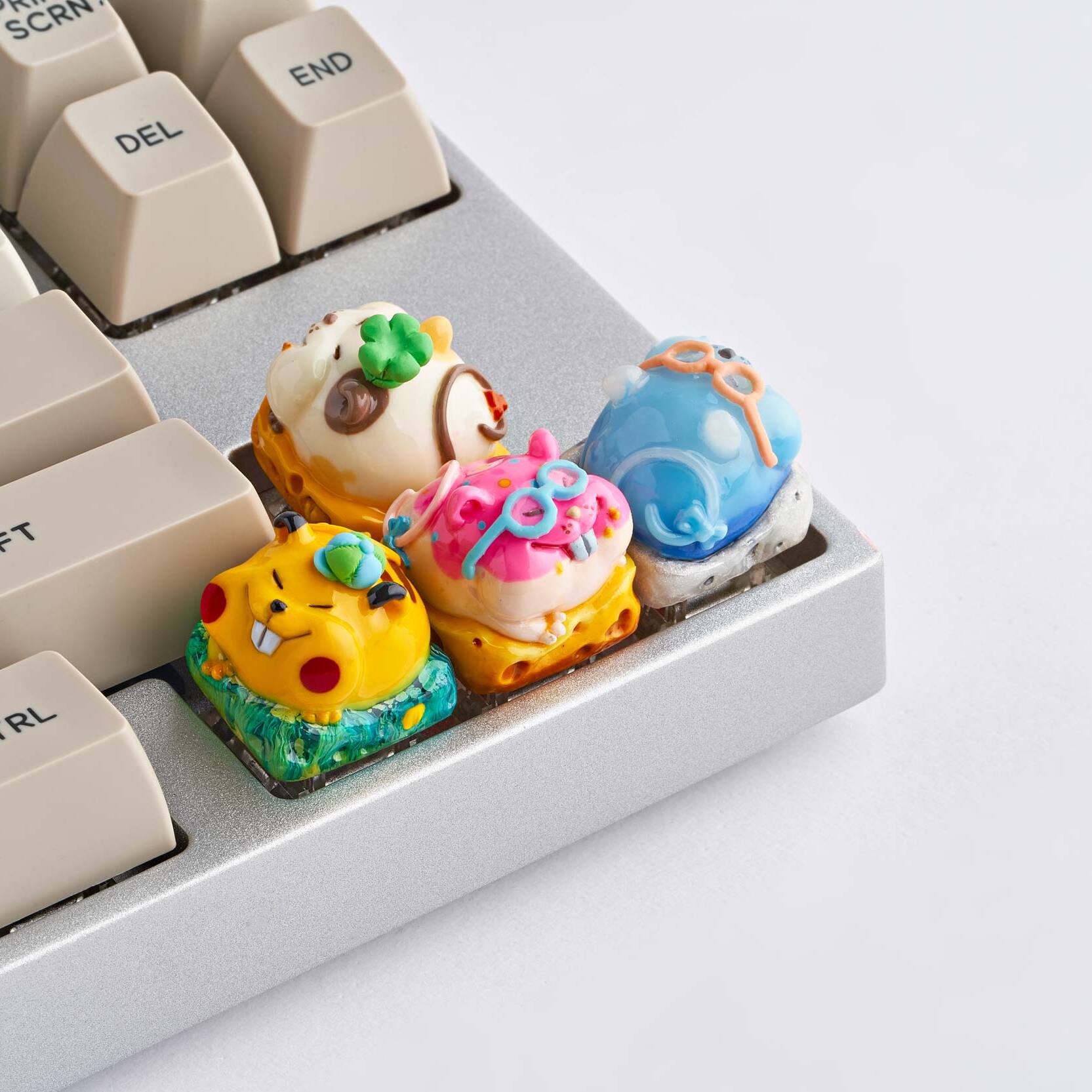 cute mouse mechanical artisan keycaps displayed on keyboard