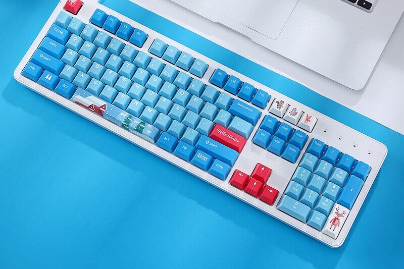 winter themed snowy mechanical keyboard