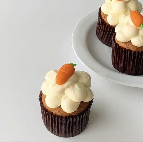 carrot cupcakes on a plate